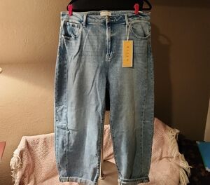Risen High Rise Barrel Woman's 2XL Jeans Medium Wash NWT